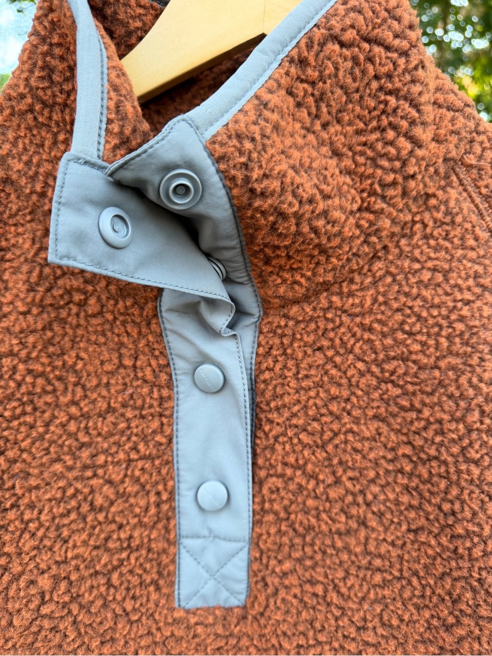 Carhartt Women’s Brown Fleece Pullover Snap Neck Sherpa Sweater Size XL NWT - Picture 3 of 7